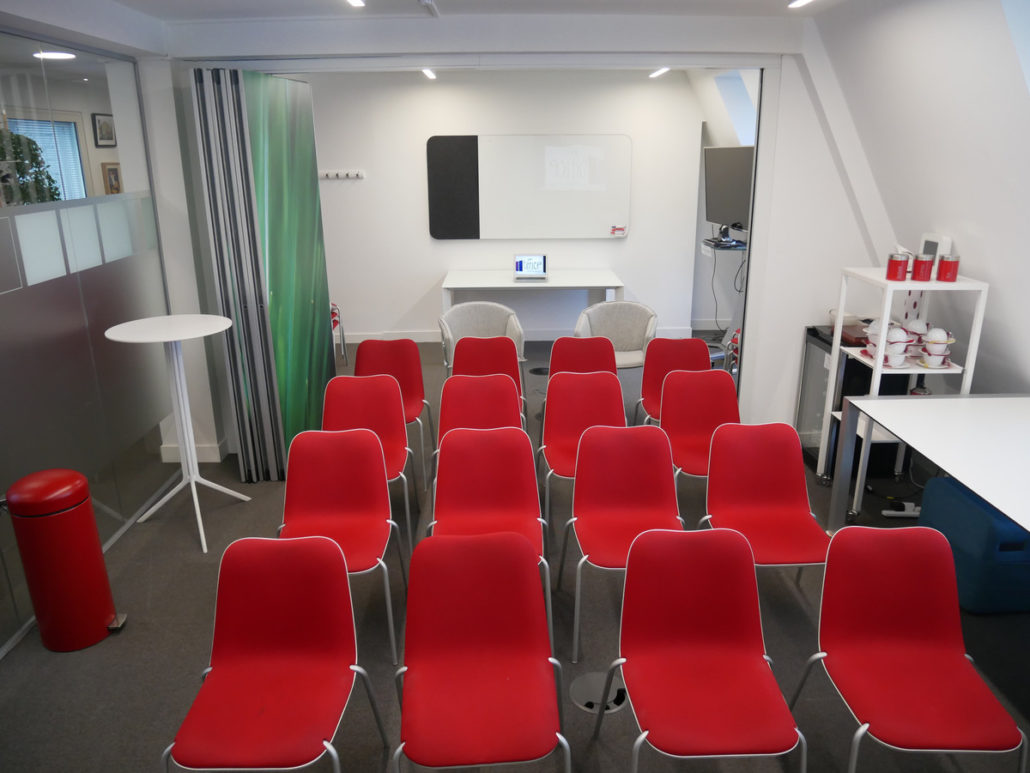 eoffice-co-uk-conference-room-30ppl-5